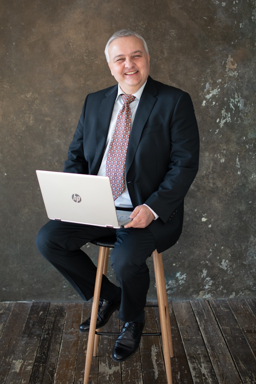 Dr. Jakus Péter ingatlanos Budapest